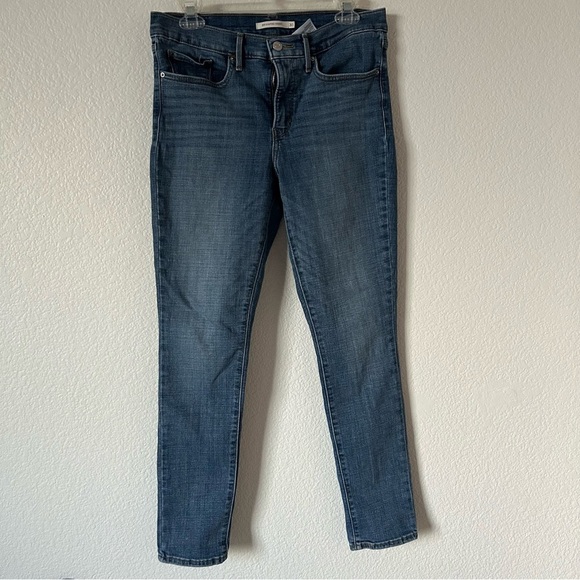 Levi's 311 Shaping Skinny Dark Wash Denim Casual Everyday Jeans with Sleek Fit - Picture 2 of 9
